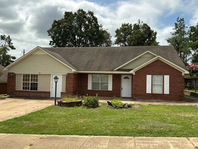 102 American Eagle Way