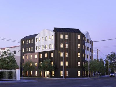 964 E Jefferson Blvd