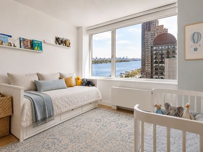 100 Riverside Blvd APT 25B