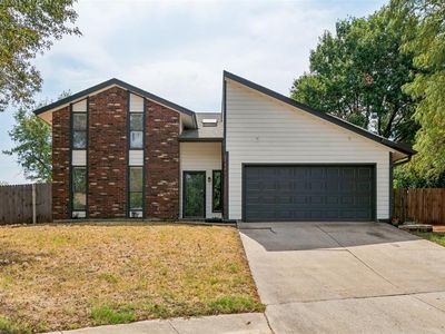 824 Lakeside Cir