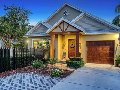 1934 Bougainvillea St