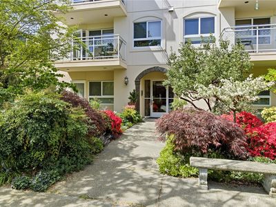 1527 California Avenue SW #301