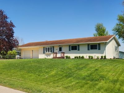 2267 Eagle Dr
