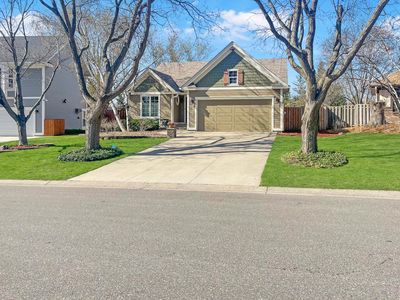 890 Winterberry Ct