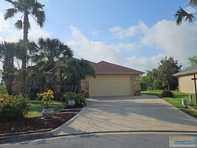 35 Bethpage Dr