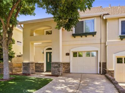 950 La Costa Ct