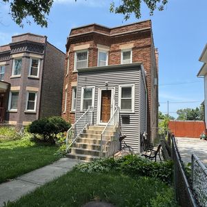 1336 E 71st Pl