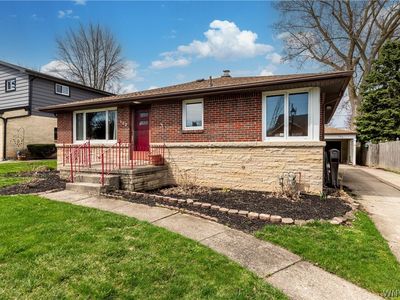 102 Cresthaven Dr