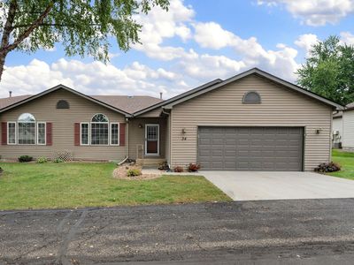 34 Carriage Ln