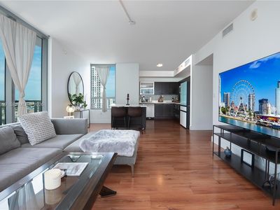 90 SW 3rd St APT 2113
