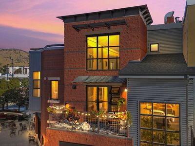 1200 Yarmouth Ave #232