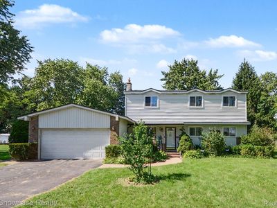 1275 Shoman Dr