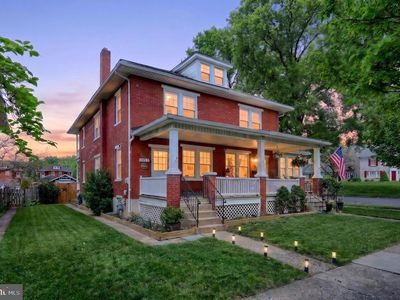 1057 Locust St