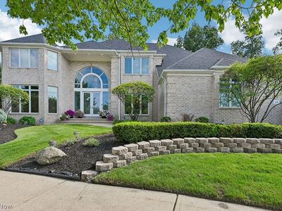 379 E Glen Eagle Dr