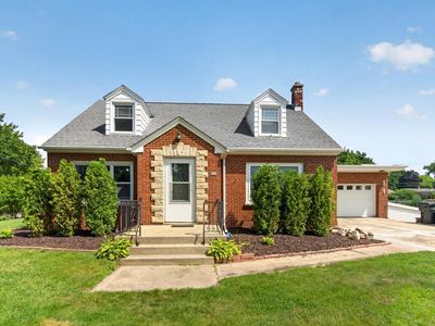 606 E Decorah ROAD