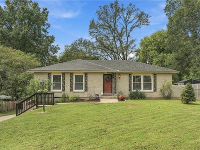 2112 N 75th Ter