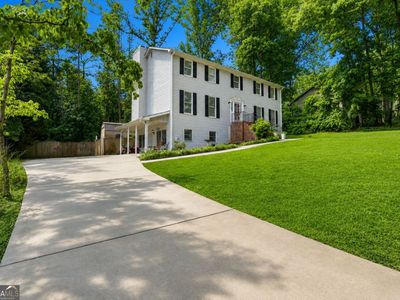 305 Saint Patrick Dr SW