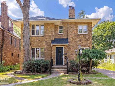 Property at 627 Washington Rd, Grosse Pointe, MI