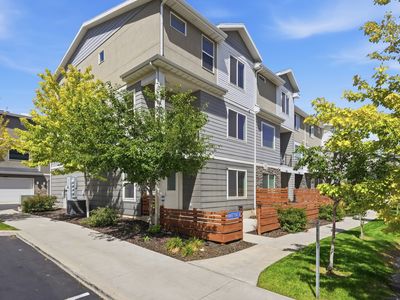11017 S Harvest Pointe Dr