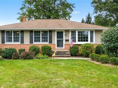 Property at 114 S Point Dr, Avon Lake, OH