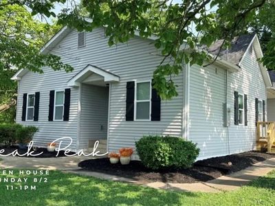 1201 E Main St