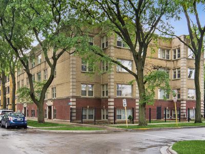 3923 W Ainslie St #1E