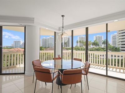 1000 W Island Blvd APT 504