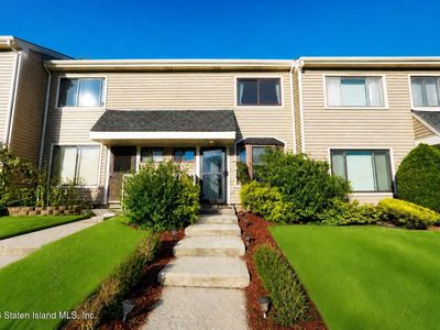 18 Arrowood Ct