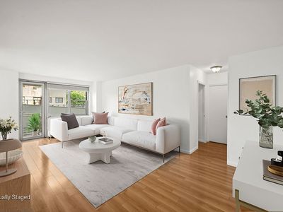 303 W 66th St APT 2AE