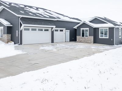 2020 Prairie Hawk Dr