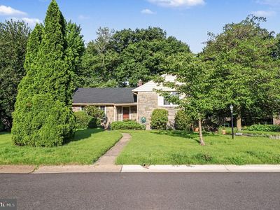 1202 Hillside Blvd