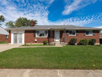 1233 Cloverfield Ave