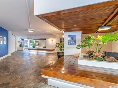 2463 Kuhio Ave APT 607