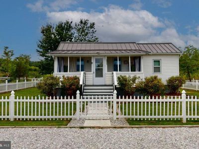 5237 Breezy Point Rd
