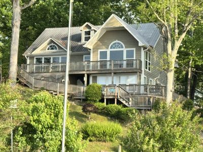 185 Trails Ln