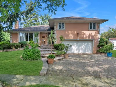 936 Stratford Court