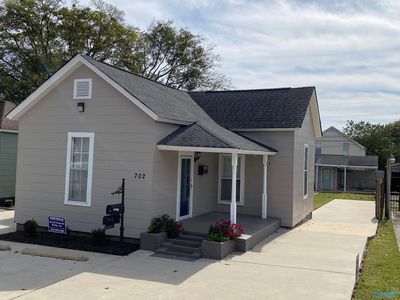 702&702 1/2 McKinley Ave NE