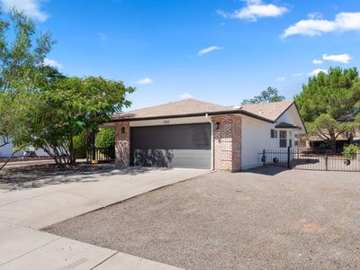 2513 Twin Buttes Dr NE