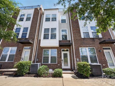 252 Parkwood Ave