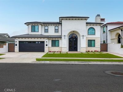 16323 Redwood St