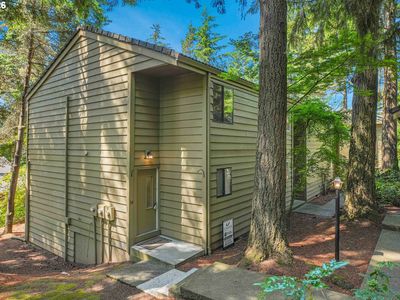 58 Cervantes Cir #8-D