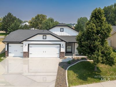 2138 N Mauve Ave