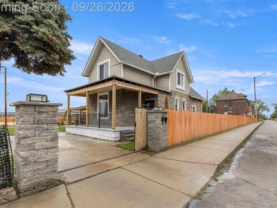 841 Dragoon St
