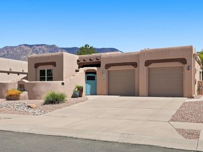 6420 Anasazi Dr NE