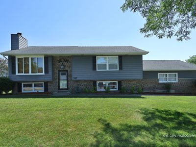 747 Monroe Dr