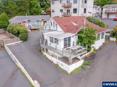 25 NE Clarke St