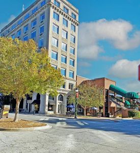327 Main St #6-8