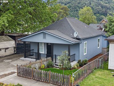 Property at 1354 SE Pine St, Roseburg, OR