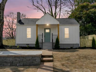 13 Hawthorne Ln