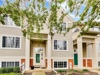 551 Cary Woods Cir